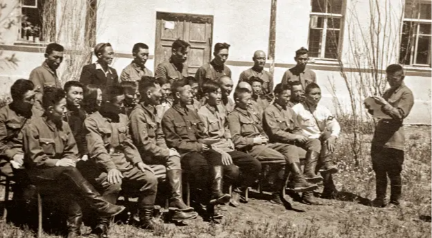 1944 он